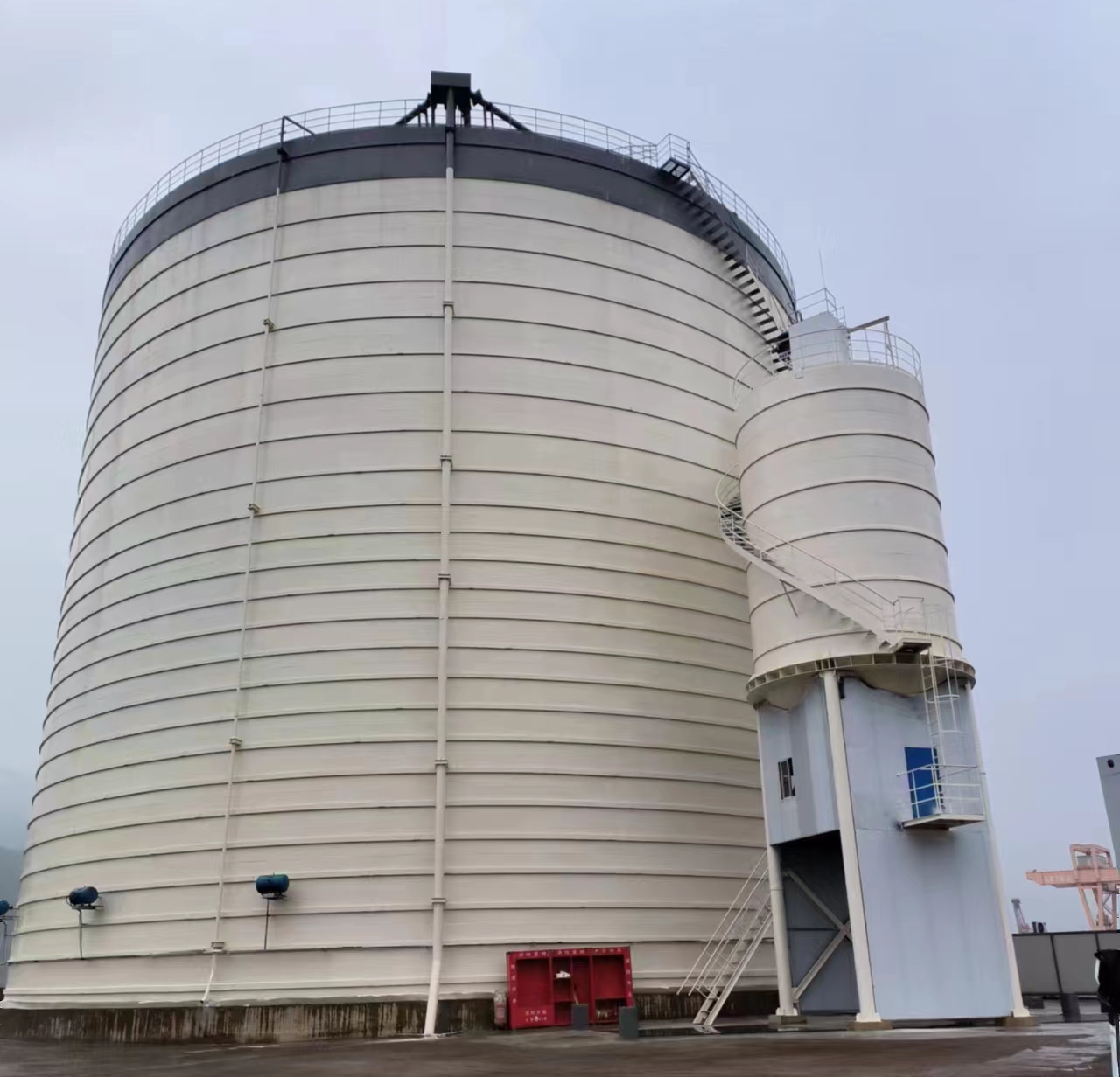 金湾10万吨水泥钢板库